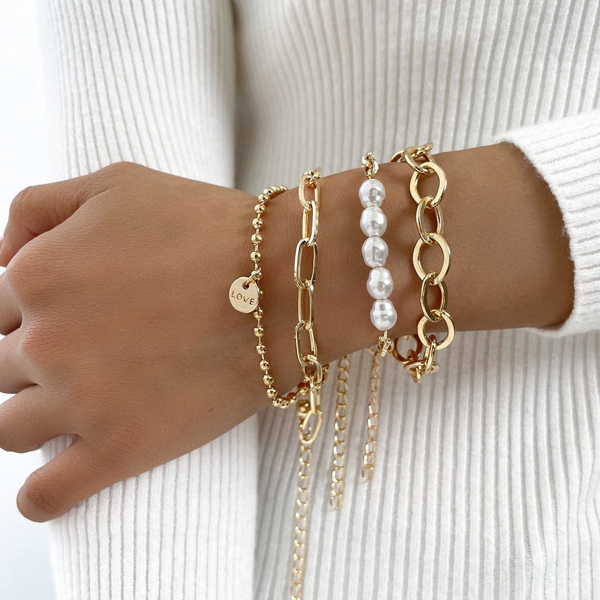 Golden Metal Detail Pearl Bracelet Set
modlily.sjv.io/EKyAnP
#bracelet #jewelry #golden #epiconetsy #etsymntt #twitterx #earlybiz