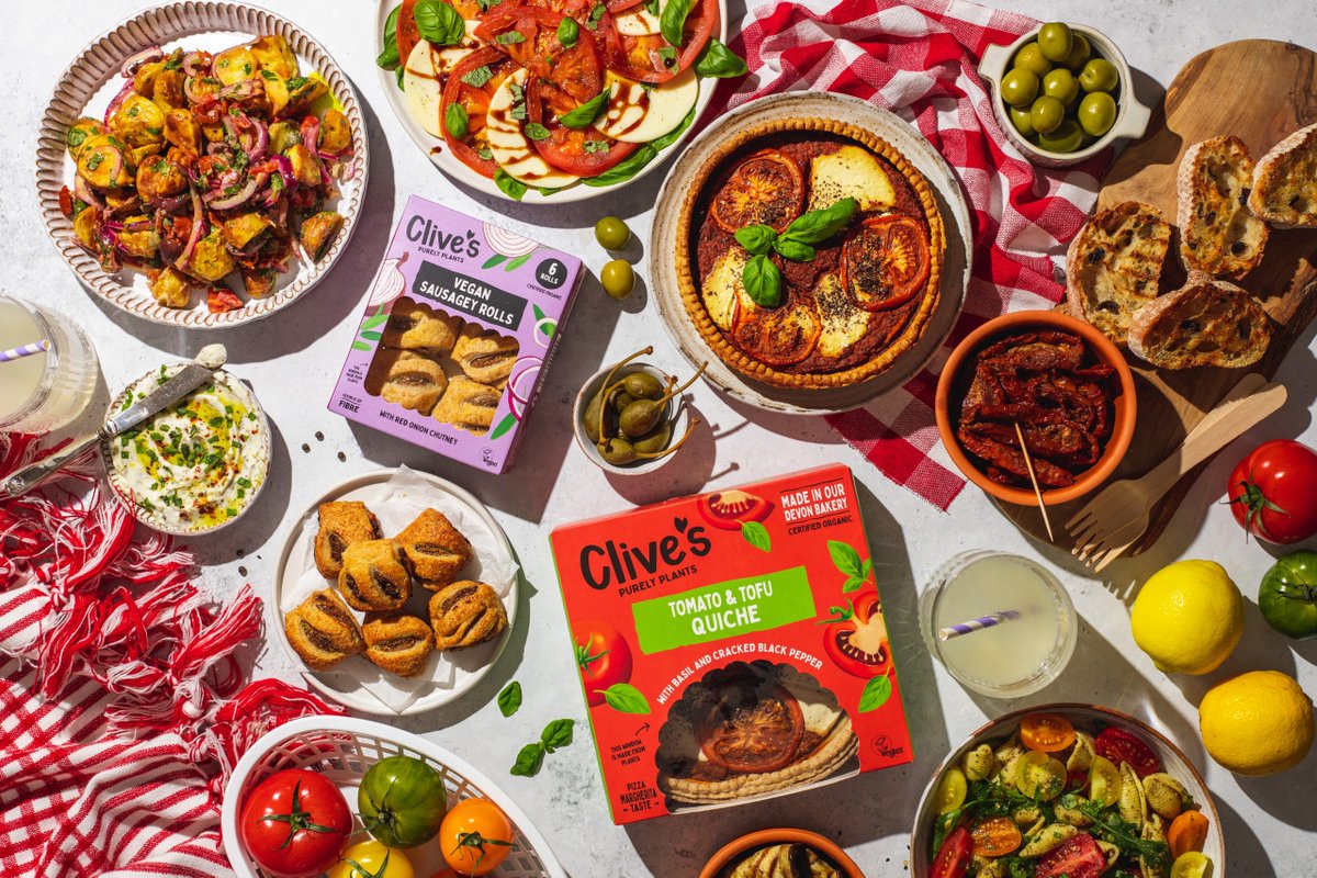 FoodDrinkDevon's tweet photo. SUMMER COMPETITION TIME! We’ve teamed up with @DevonLife Magazine once again to bring you a bumper prize haul of local artisan food and drink worth over £500... from seven Food Drink Devon members.

ENTER: https://t.co/0JPSp0JdLZ https://t.co/zXZK48ErtA
