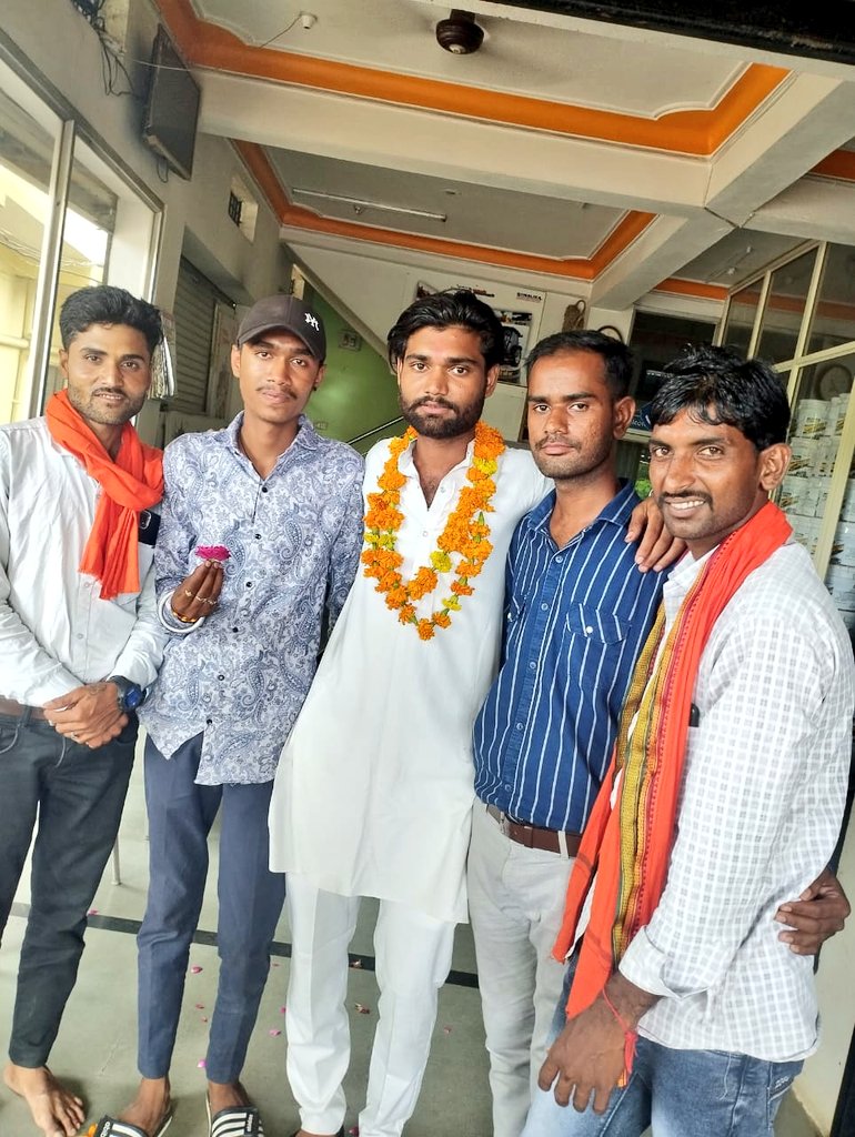 राष्ट्रीय आजाद मंच राम पार्टी के लोकप्रिय नेता 
ललित जी को जन्मदिन की ढेर सारी शुभकामनाएं