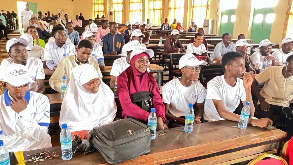 un_niger's tweet photo. Campagne Cœur Bleu : ONUDC et HCDH ont démarré les activités de sensibilisation des étudiants de l’Université Djibo Hamani de Tahoua sur la traite des personnes et le trafic illicite de migrants ainsi que leurs conséquences sur les droits des victimes. https://t.co/TbHi3hXYtO