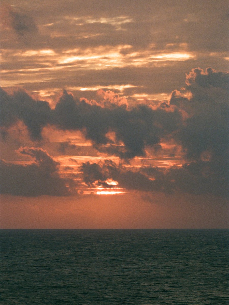 fabianheigel's tweet photo. I like sunsets ☀️
#35mm https://t.co/f3jdyA3LqY