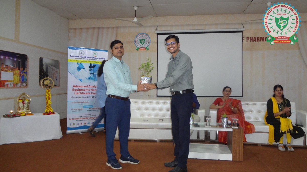 dbcop_edu's tweet photo. Inauguration of RTMNU approved 6 days Certificate course of Advanced Analytical Equipment Handling Certificate Course &
Hands-on training on HPLC
#BPharm
#MPharm
#PhD
#DBCOP https://t.co/F2jBiL7uSc
