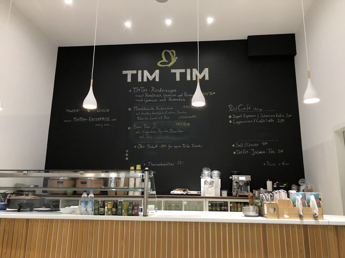 reiko_botakagu's tweet image. 13年ぶりにミュンヘンで会った友人（ソプラノ）がレストラン🍽️を開いていました‼️彼女の料理は昔から美味しすぎました😍大人気なレストラン！😋
ミュンヘン中央駅から徒歩5分‼️
ベジタリアン🌱メニューもあります✌️ #TIMTIM #münchen

maps.app.goo.gl/4e84jaC3UXTL3F…