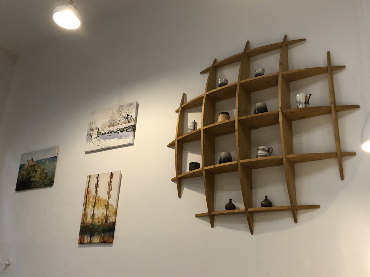 reiko_botakagu's tweet image. 13年ぶりにミュンヘンで会った友人（ソプラノ）がレストラン🍽️を開いていました‼️彼女の料理は昔から美味しすぎました😍大人気なレストラン！😋
ミュンヘン中央駅から徒歩5分‼️
ベジタリアン🌱メニューもあります✌️ #TIMTIM #münchen

maps.app.goo.gl/4e84jaC3UXTL3F…