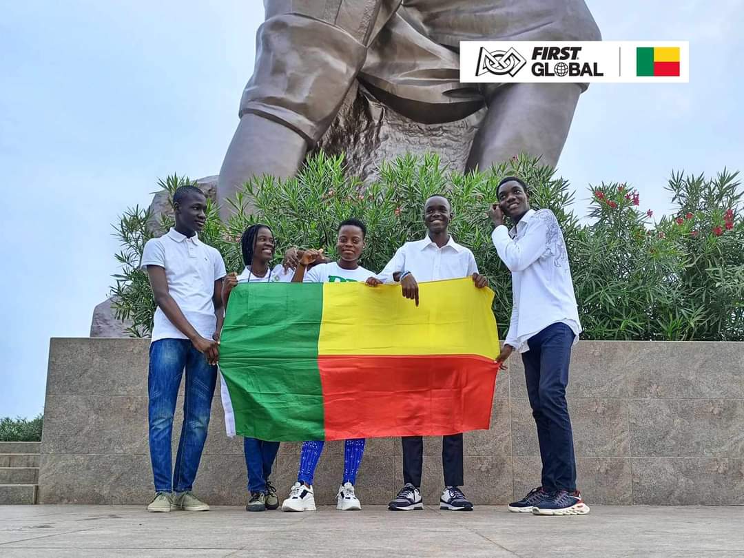 | SOCIAL MEDIA CHALLENGE #2: PICTURE PERFECT 📸 |
Nous sommes convaincu que partager, travailler en équipe et en harmonie nous assure un avenir certain dans l'atteinte de l'objectif commun.
#FGBOR #fgc2023singapore  #TeamBenin #Beninbotoffcie #femcoders15 #wasexo <a href="/femcoders15/">#femCodersRobotics</a>