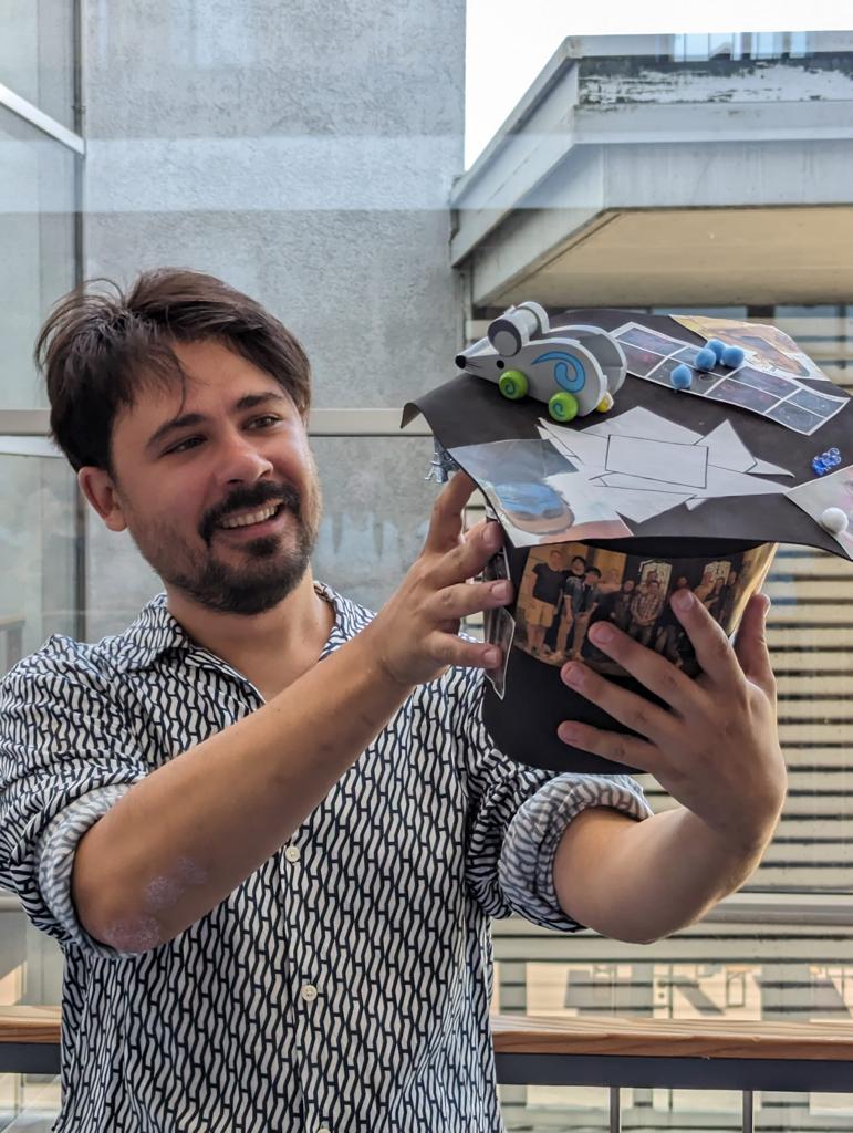 Manuel Guthmann Estalote (@guthmannuel) on Twitter photo PhD done🎉🎉Thank you very much <a href="/METorresPadilla/">ME Torres-Padilla</a> and all the lab for these amazing years in Munich, the great hat and party!!!Many people to thank for the support over the years but special thanks to <a href="/ElmirMahammadov/">Elmir Mahammadov</a>, <a href="/palmrinmoy/">Mrinmoy Pal</a> and <a href="/ClaraHermant/">Clara Hermant</a> for being the best PhD buddies! PhD done🎉🎉Thank you very much <a href="/METorresPadilla/">ME Torres-Padilla</a> and all the lab for these amazing years in Munich, the great hat and party!!!Many people to thank for the support over the years but special thanks to <a href="/ElmirMahammadov/">Elmir Mahammadov</a>, <a href="/palmrinmoy/">Mrinmoy Pal</a> and <a href="/ClaraHermant/">Clara Hermant</a> for being the best PhD buddies!