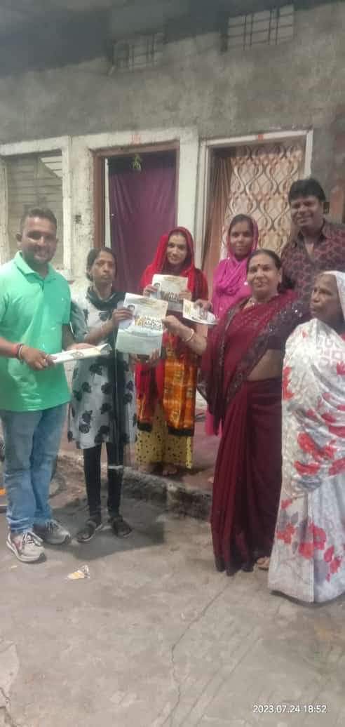 chetanyadavujn's tweet photo. नारी सम्मान योजना के अंतर्गत उज्जैन दक्षिण विधानसभा के वार्ड क्रमांक 47 में घर-घर जाकर नारी सम्मान योजना के फॉर्म भरकर कमलनाथ जी की विभिन्न योजनाओं से वार्ड की जनता को अवगत करवाया जा रहा हे।
#Congress #mp_congress https://t.co/LxmiZcMDwc