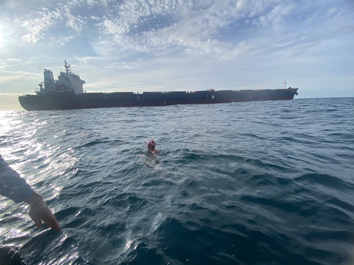 channelswimmatt's tweet image. The Red Top Rascals have made it over on to the french side of the Channel in just over 6hrs @RedTopSwim @CSAswimmers @MasterpieceCha2