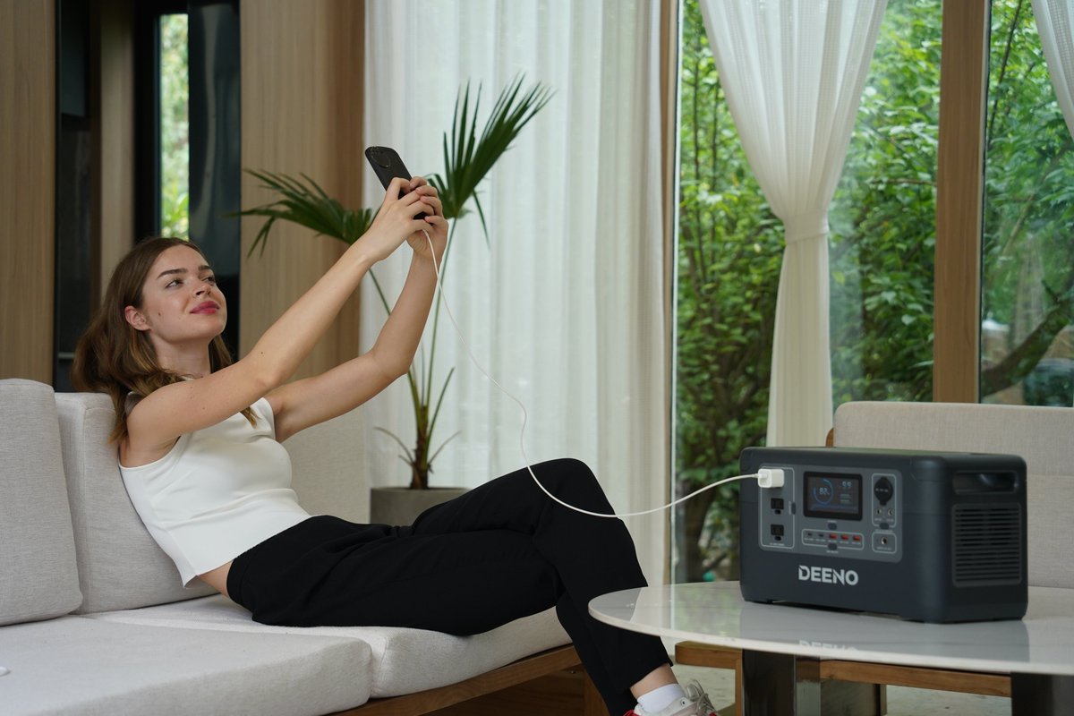 DEENOGT's tweet photo. Meet Jovana, the girl who never lets a dead battery spoil her selfie game! 🤳 With the ultra-convenient DEENO S1500 power station by her side, she can charge her phone on-the-go while snapping her favorite moments. 🌟
#DEENOS1500 #ConvenienceOnTheGo #PortablePower #StayCharged https://t.co/2b5lxx9UGR