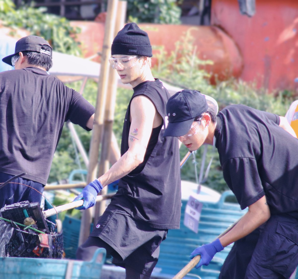 Tan_Shadow's tweet photo. ตั้งใจสุดๆ..เฮียหวัง

#RecycleforGoodwithJackson #JacksonXC2water
#น้ําดื่มพี่แจ็ค #JacksonWang https://t.co/AWr0y8XT4J