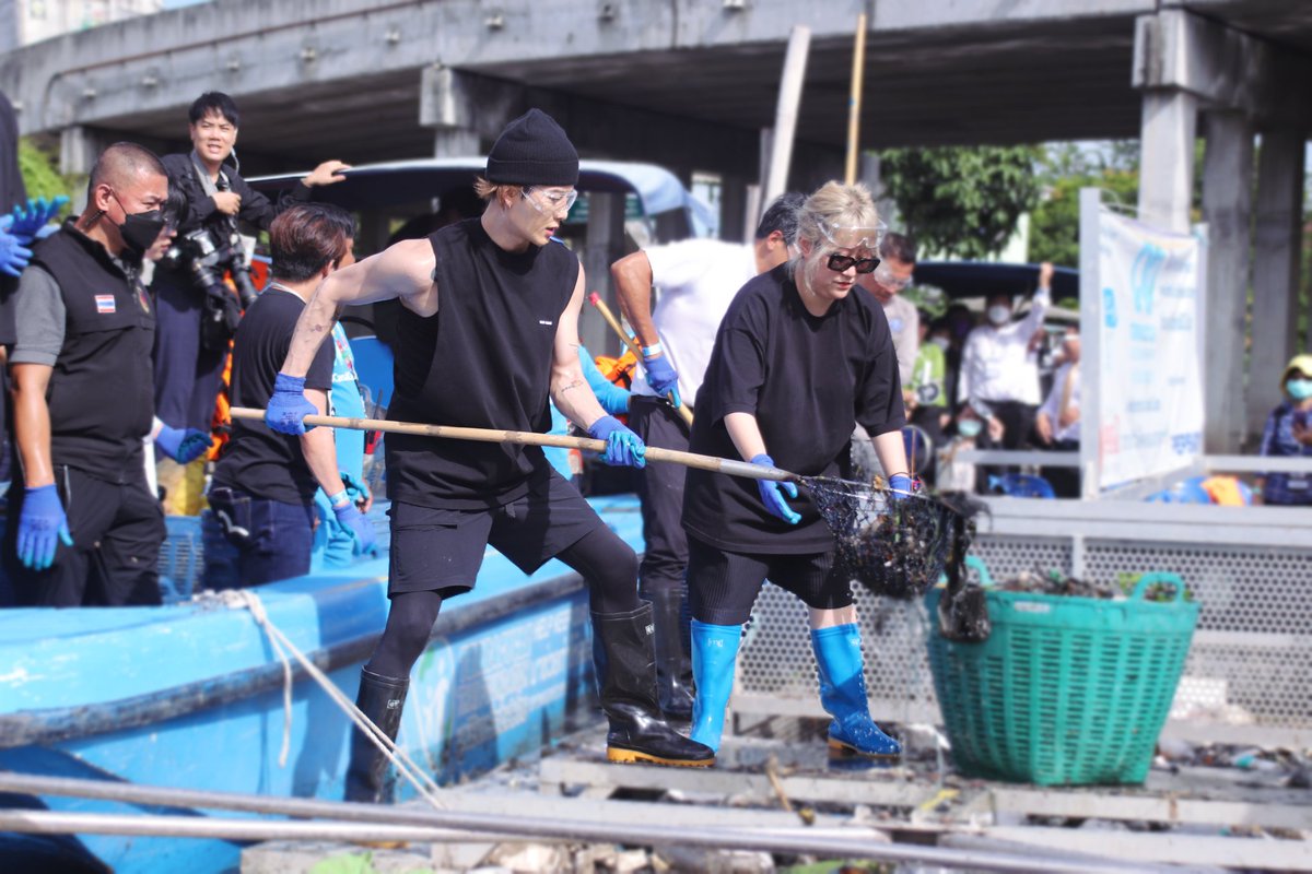 Tan_Shadow's tweet photo. ตั้งใจสุดๆ..เฮียหวัง

#RecycleforGoodwithJackson #JacksonXC2water
#น้ําดื่มพี่แจ็ค #JacksonWang https://t.co/AWr0y8XT4J
