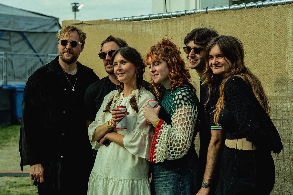 ryanchanguitar's tweet photo. @TruckFestival with these wonderful people was pretty great as things go.

#music #guitar #guitarist #liverpoolmusic #liverpoolmusician #liverpool #fredperry #ibanez #truck #truckfestival #truckfestival2023 https://t.co/J7TPeqdexU