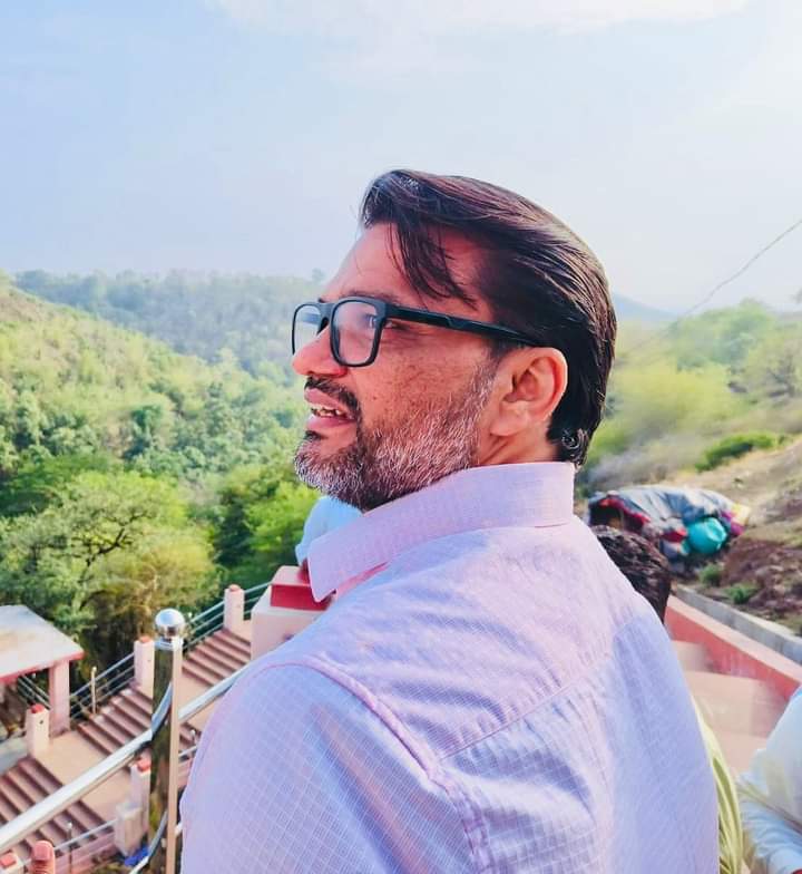 SwatiVyasrymp's tweet image. क्यूँ भला रौशनी की चाह रखें जुगनुओं से
अपने हिस्से का नया सूरज उगाना सीखिए.. 
अपनी मेहनत और खुद्दारी की चमक से जगमगाना सीखिए..🤗🙏😊 @_lokeshsharma

#workonyourself #tuesdaymotivation #tuesdaythoughts #feelingconfident #beconfident #beyourownsunshine #manonamission #instagood