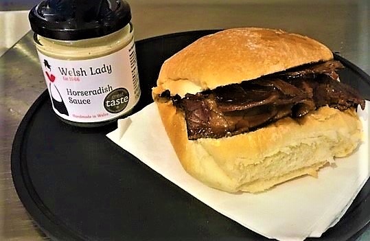 EdwardsofConwy's tweet photo. Todays Hot Food/Bwyd Poeth
Tuesday 25th July
🍴 Welsh Roast Beef Baps
🍴 Welsh Beef & Black Bean Sauce with Rice
🍴 Cumberland or Pork & Chilli Sausage Baps
#WelshBeef #DoublePointsTuesday #GetThosePoints #NearlyLunchtime https://t.co/eaHeqwGLNs