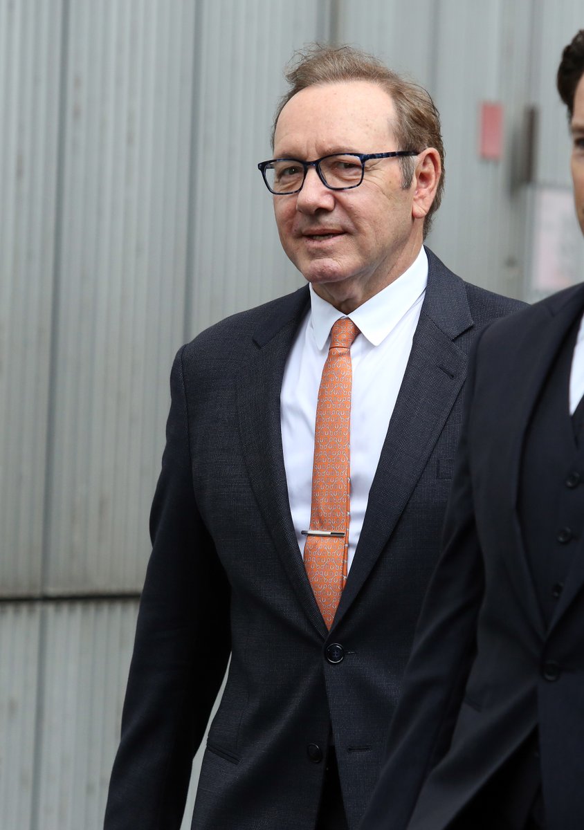 Jury begin their second day of deliberations in the Kevin Spacey trial. The alleged victims say he is a sexual predator. He claims three want his money and a fourth was drunk https://t.co/Fi3tMP7oZg
