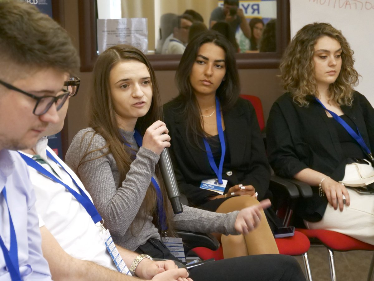 CentarOnline's tweet photo. 👥 Intriguing discussion about European integration as the driving force of the rule of law and reforms in the #WesternBalkans 🇪🇺 #EU #EUintegrations #Youth #RuleOfLaw #Reforms #Politeia2023 https://t.co/WkYze6KAtp