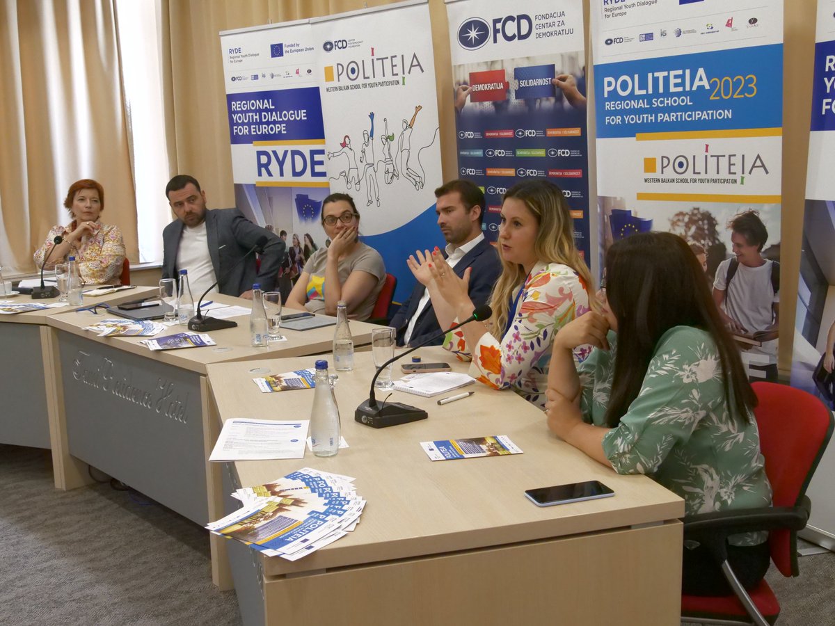 CentarOnline's tweet photo. 👥 Intriguing discussion about European integration as the driving force of the rule of law and reforms in the #WesternBalkans 🇪🇺 #EU #EUintegrations #Youth #RuleOfLaw #Reforms #Politeia2023 https://t.co/WkYze6KAtp