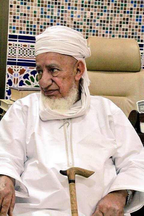 Dr_Musa_Busaidi's tweet photo. رحم الله الشيخ الجليل العلامة
#مهنا_بن_خلفان_الخروصي
كان موسوعة في العِلم والتأريخ والأدب
لي شرف الجلوس معه في مقابلة مسجلة في شهر فبراير 2021م لبحث الدكتوراه عن (المَوروث الفلكي في عُمان). https://t.co/CEu78Dxb2k