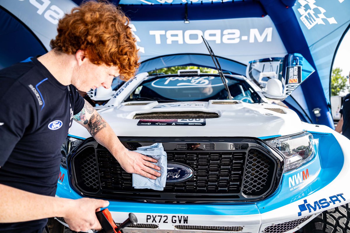 fordcovesa's tweet photo. ¡@NaniRoma y el #FordRanger debutan con éxito en la @BajaAragon! 🙌 La sexta posición y toda la información conseguidas, muy valiosas para las nuevas citas y el #RallyDakar 💪
 
#ford #naniroma #bajaaragón #raid https://t.co/rekCmwGHmB