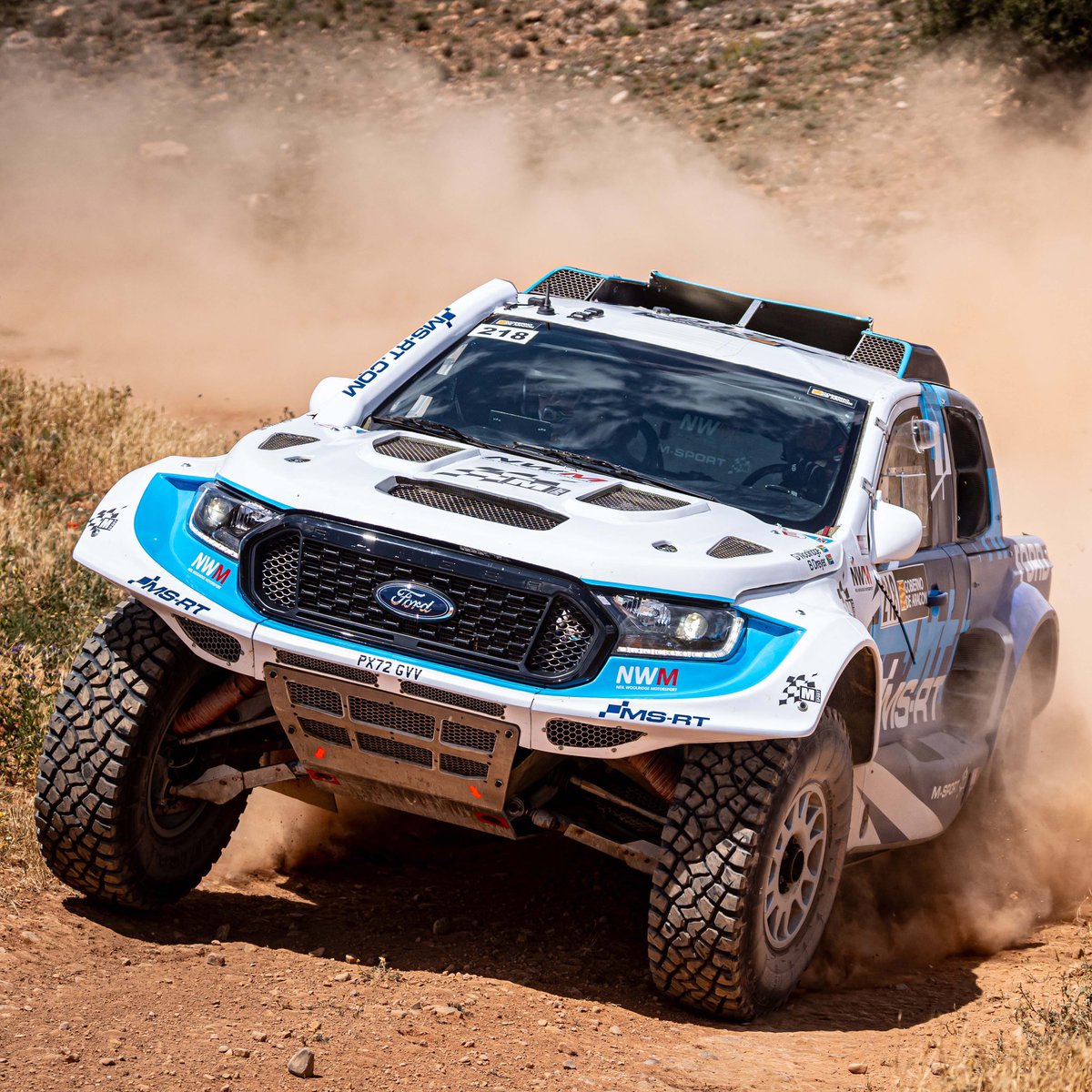 fordcovesa's tweet photo. ¡@NaniRoma y el #FordRanger debutan con éxito en la @BajaAragon! 🙌 La sexta posición y toda la información conseguidas, muy valiosas para las nuevas citas y el #RallyDakar 💪
 
#ford #naniroma #bajaaragón #raid https://t.co/rekCmwGHmB