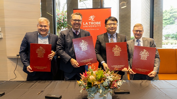 HallamUniNews's tweet photo. We've teamed up with partners @latrobe in Australia,  Siam University in Thailand and Nurture Higher Education to provide international education opportunities for students across South East Asia. Find out more 👇https://t.co/9p6VmdCmzM https://t.co/A4Zy2OvRSI