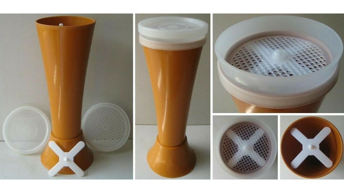 EverRotating's tweet photo. A vintage orange plastic Tupperware flour/icing sugar/cocoa mill sifter sprinkler. π§‘
π https://t.co/nv2DfTXSPm
#TupperwareTuesday π€ https://t.co/N3GOpGWfnl