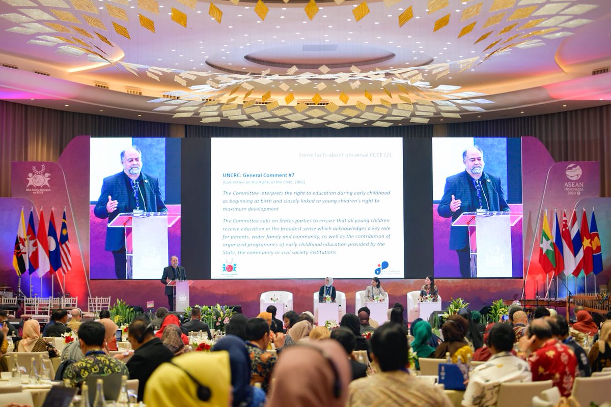 Froebelbanjo's tweet image. Day 1, Southeast Asia Policy Dialogue on #ECCE: the right to universal, free, public education and care from birth. @seameoceccep @RTEInitiative @WorldOMEP @DCU @dcu_ecrc