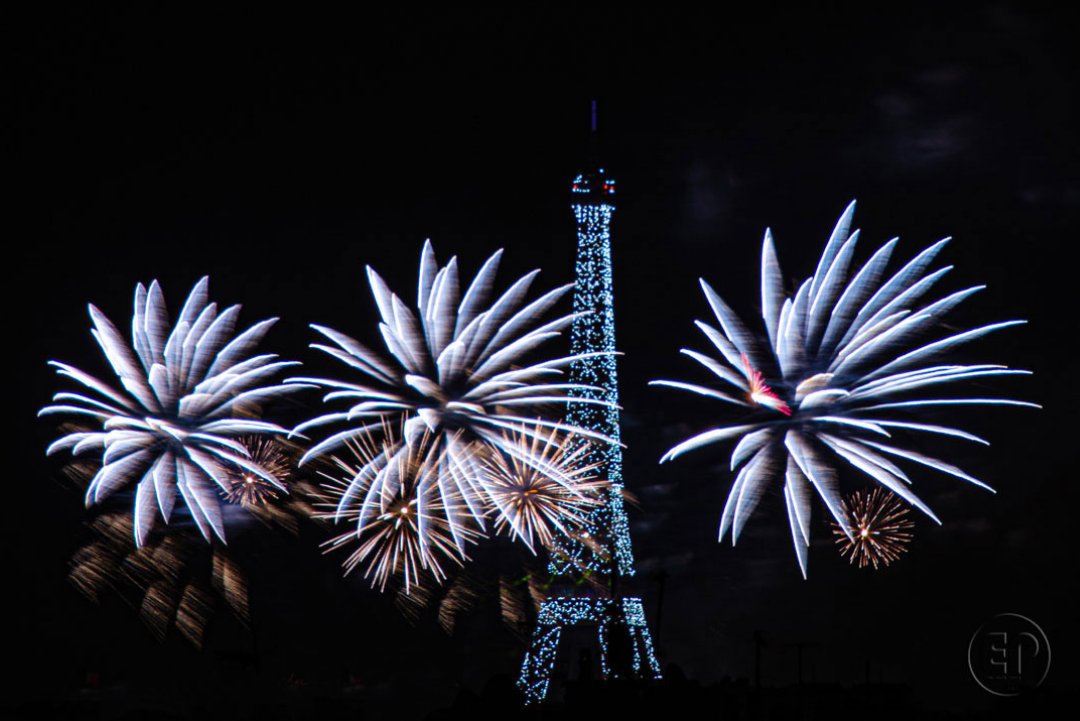 esplanadephoto's tweet photo. Feux d'artifice à Paris la Défense 06
#feudartifice #fireworks #toureiffel #eiffeltower #14juillet #bastilleday #fetenationale #parisjetaime #esplanadephoto
#associationesplanadephoto
#baladesphotographiques
#visitesphotographiques
#coursphoto
#stagephoto
#atelierphoto https://t.co/OmD8PWq5O6
