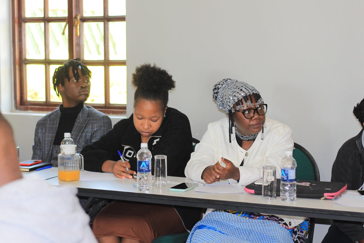 accountlabzw's tweet photo. Today we are joined by participants from @ALZFilmFellows @Voice2Repzw @IntegrityIcon and the #Incubator to learn and share their stories with each other https://t.co/wpPEpzWppd