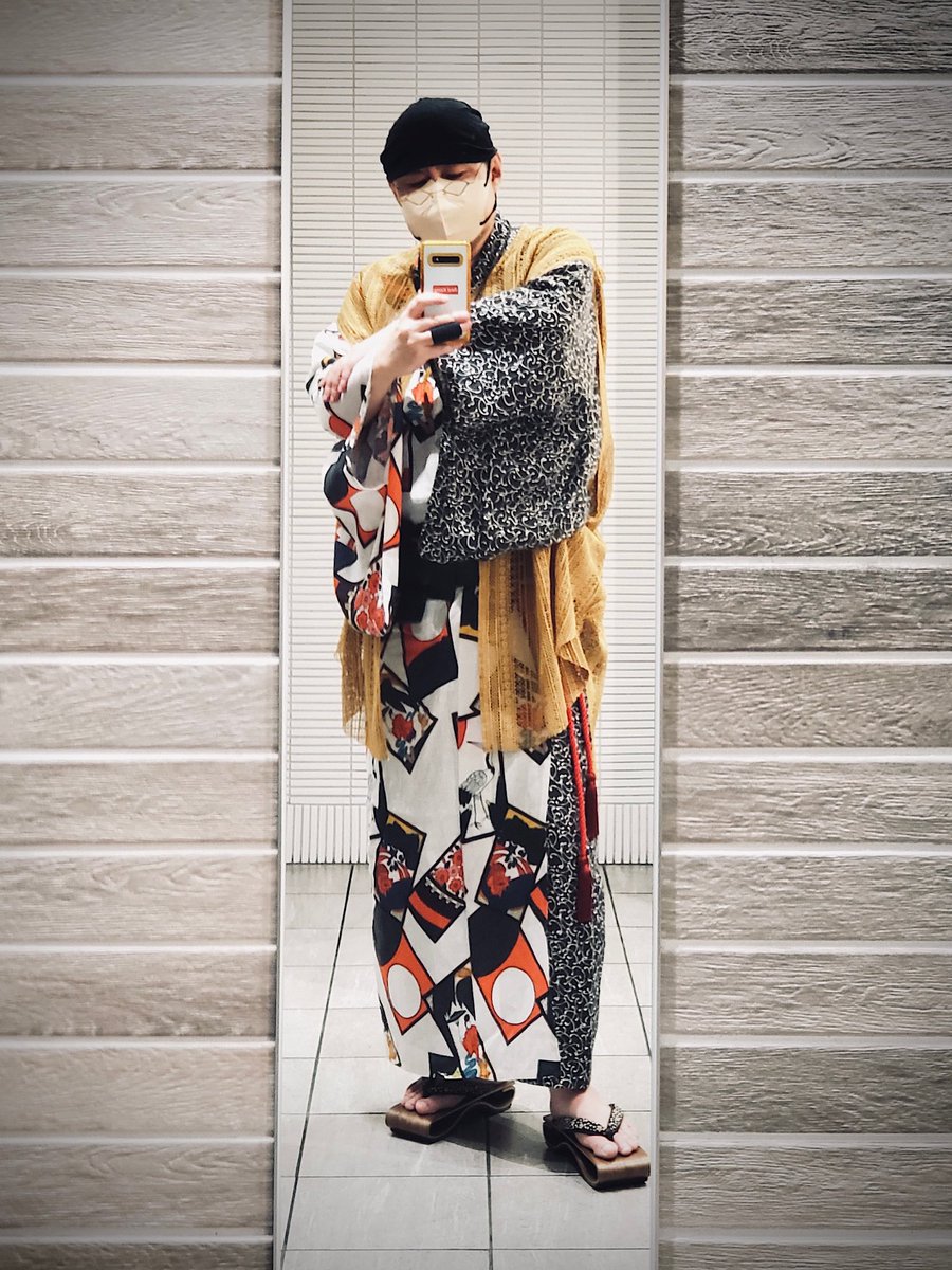 Himawar64712780's tweet photo. この日の装い(帰り道) 👘

「お #能 舞台に #着物 じゃなく #浴衣 かよ」と言われそうだが簡易舞台なのでOK。ただ上に一枚羽織った。
こういった時01u10のレース🦺超便利😆✨

👘,紐帯 #RobeJaponica
🦺 #01u10(@hiro_itoshoten)
革帯 #おもてぢ(@omotenonuno)
〓 #GOINGHOME[MAGETTA]
👓 #TRACTION https://t.co/P9OVwPCPJR