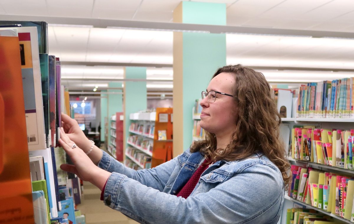 Illinois_Online's tweet photo. Our outstanding @iSchoolUI faculty will work closely with you to help you acquire the knowledge and skills needed for careers in the information professions. With an #MSIM degree, you will lead the way in using today’s information resources.
See bio for link.
#IllinoisIS https://t.co/FeHqode6oJ