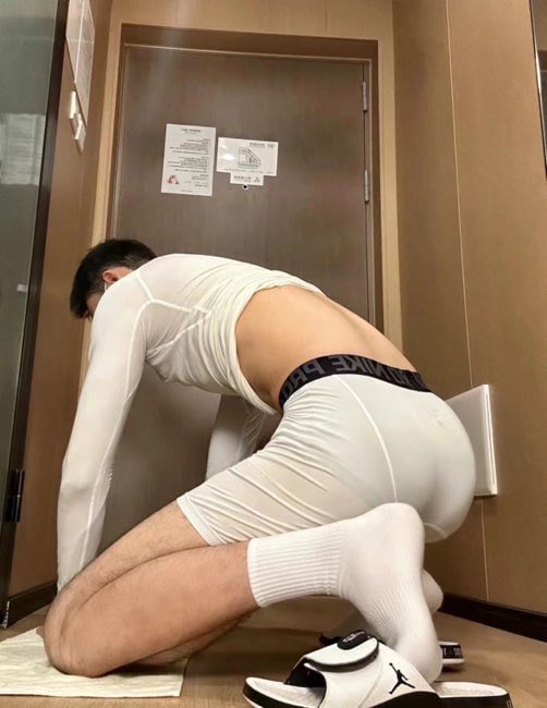 reduopo's tweet photo. 每天都是想🌿，你们受得了吗？压抑不住的欲望，一到晚上就想要，🐍的快感，你们想要吗？🌈 https://t.co/5gnCd4ZgWd