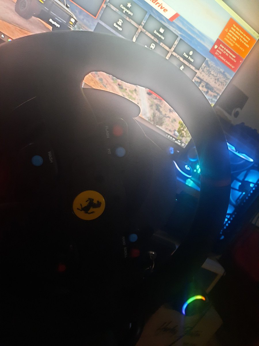 Raw_Hyena's tweet photo. Mi manca giocare con il volantuzzo su BeamNg. Mi piacerebbe portare anche qualcosa in live, ma con 40 gradi mi viene il male OwO.
#T300 #Th8a #ThrustMaster #SimRacing #Gaming https://t.co/eeACxJG7fi