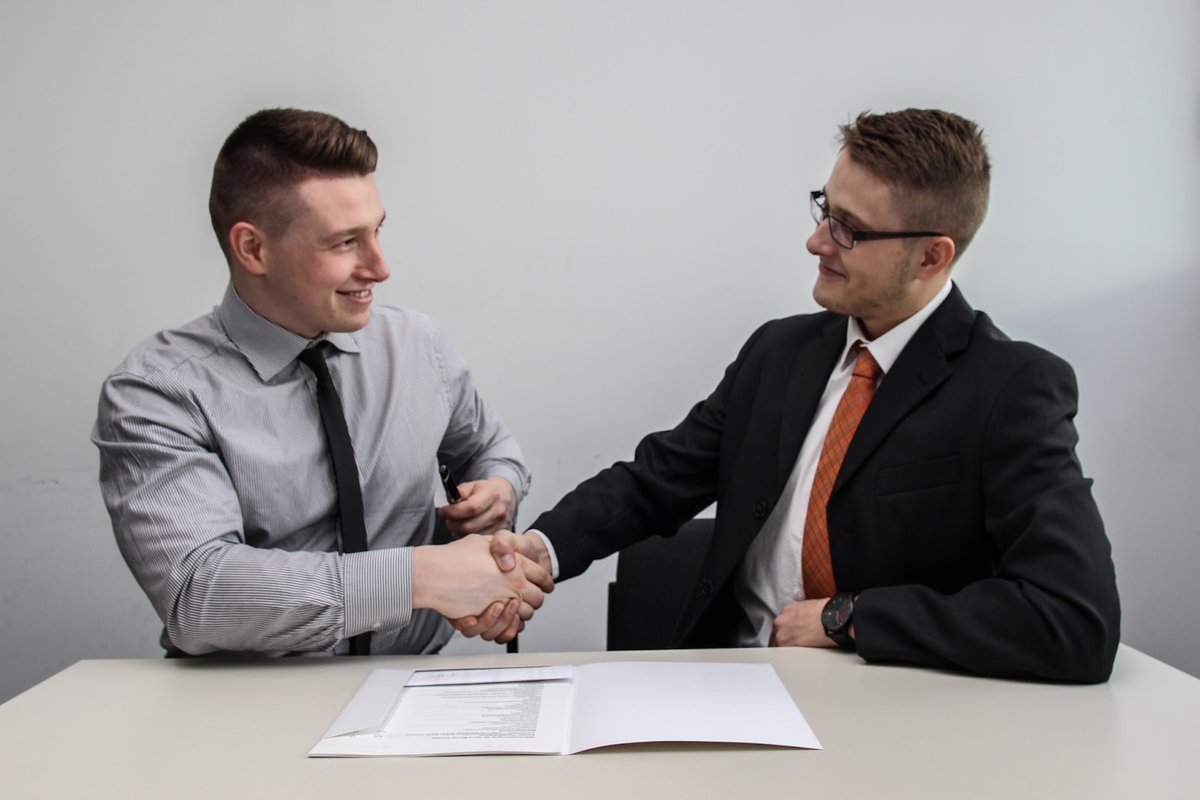 BEE_GROWTH's tweet photo. #AccountBasedSales – ein Spiel mit hohem Gewinnpotenzial, das deinen Vertriebs- und Marketingansatz im #B2B verändern kann. #ABS #Sales #Vertrieb Erfahre hier mehr: https://t.co/J1svOdm8vI https://t.co/TvNiHfd52F