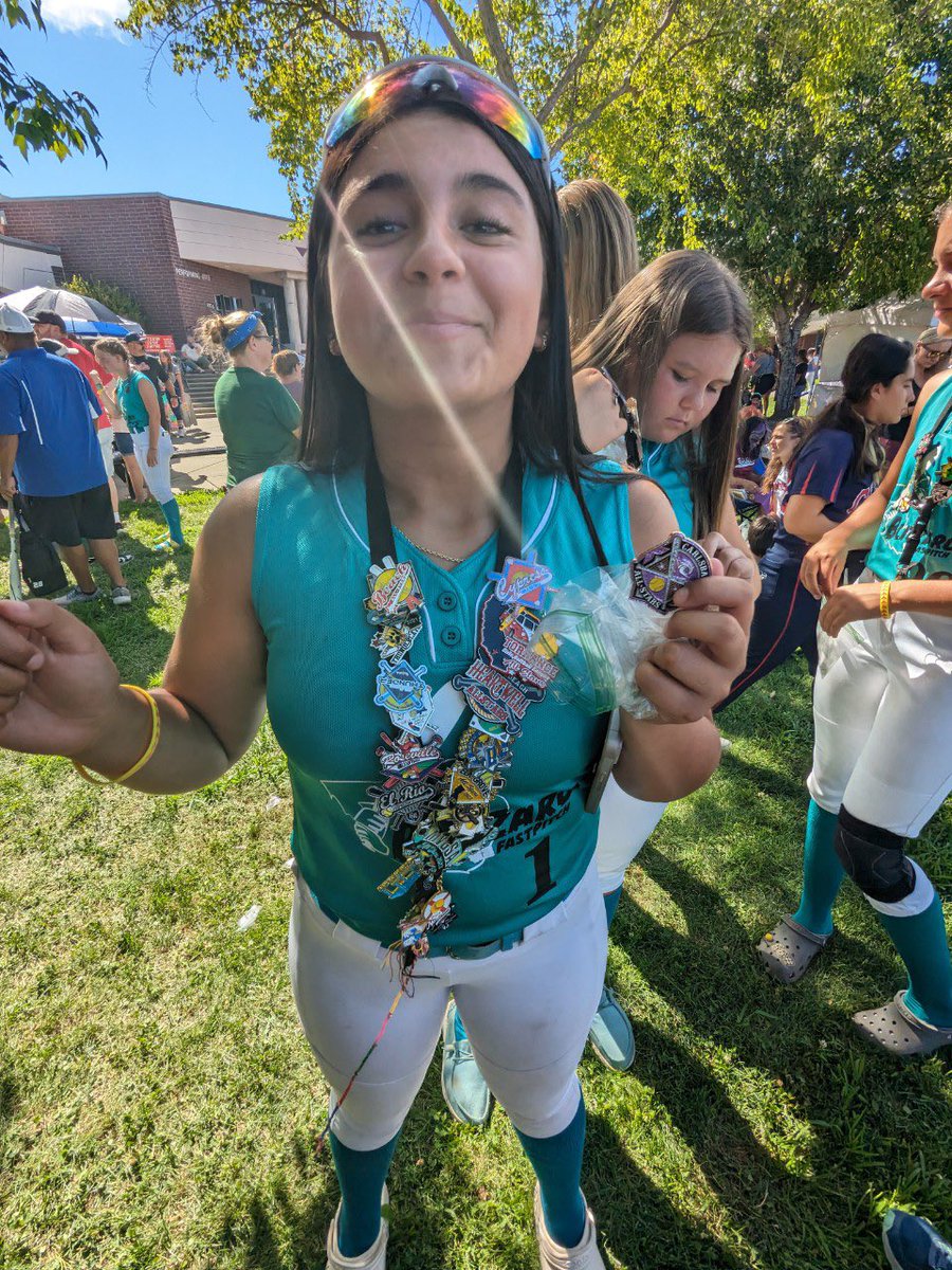 KpWalters2028's tweet photo. #USASoftballOfSacramento Class B Western Nationals 16U. Trading pins, team pics, walking parade as Men In Black: #BillingsBlizzardFastpitch represented!
1st game @ 8:30am PST 07/28. Go Bliz!
#KPWalters2028 #ClassOf2028 #fastpitch #usasoftball #billingsblizzard #TourneyMachine https://t.co/NLYOvpzcyy