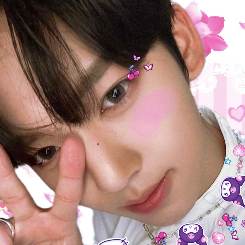 Cocoaluvu's tweet photo. [day 1] starting......
* ੈ✩‧hi I'm coco !♡!♡ |looking for moots
✰he/him | filo
✰kpop and main pop girls stan
✰floptok
✰vogue | Slay
✰safe person and has great humor
✰BEYONCE and ZB1 ♡4lifers
✰likes all kinds of music

rtwt and heart are automatically+ be my moots!!!!! https://t.co/IKnzHWaj46