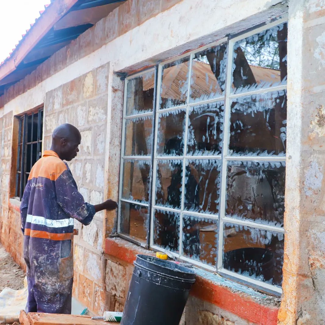 HonKingara's tweet photo. Ruiru Primary school in Biashara ward is one of the schools with very high population. 

We have began classrooms renovation in this school, courtesy of Ruiru NG-CDF.
#Mtendakazi 
#RuiruMbele 
#wearedelivering https://t.co/5NRS61EqR6