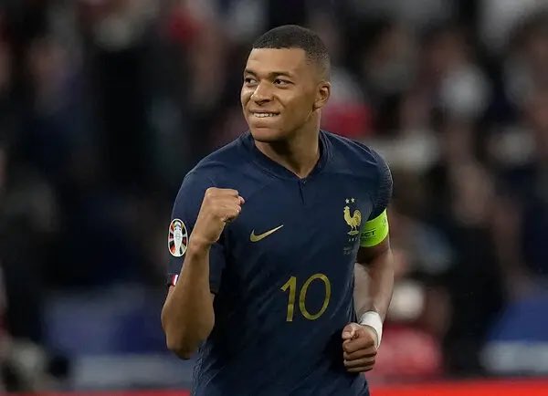 Mikeluna_'s tweet photo. I don’t know why my post was REMOVED from IG &amp; Facebook 🤷🏻‍♂️ #Mbappe #Saudi #soccer #SoccerChampionsTour #RealMadrid https://t.co/WztbTCPc0D