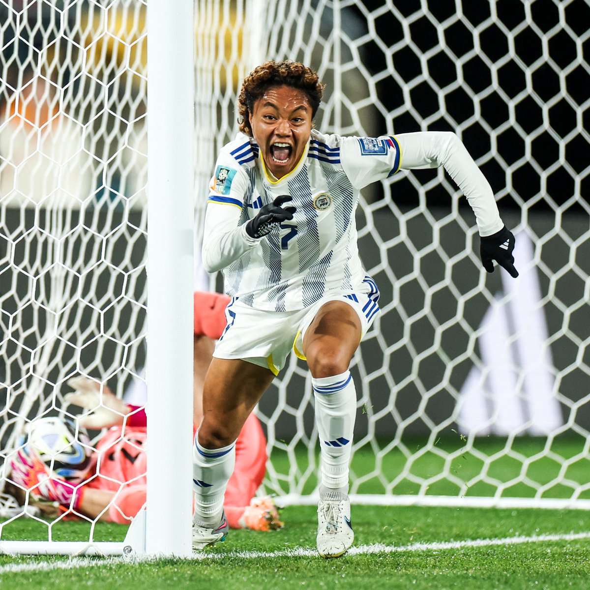 Sarina Bolden scores Philippines’ first goal ever at a #FIFAWWC 🔥