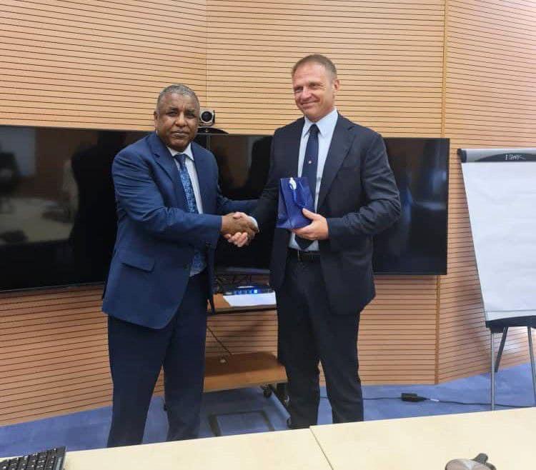 Dr. Girma Amente, the @MoA_Ethiopia holds a discussion with @FrancescoLollo1 On the bilaterial dicscusion between Italy and Ethiopia in Rome, the two ministers discused about agricultural activities and future collaborations in the area of agrifood value chains.