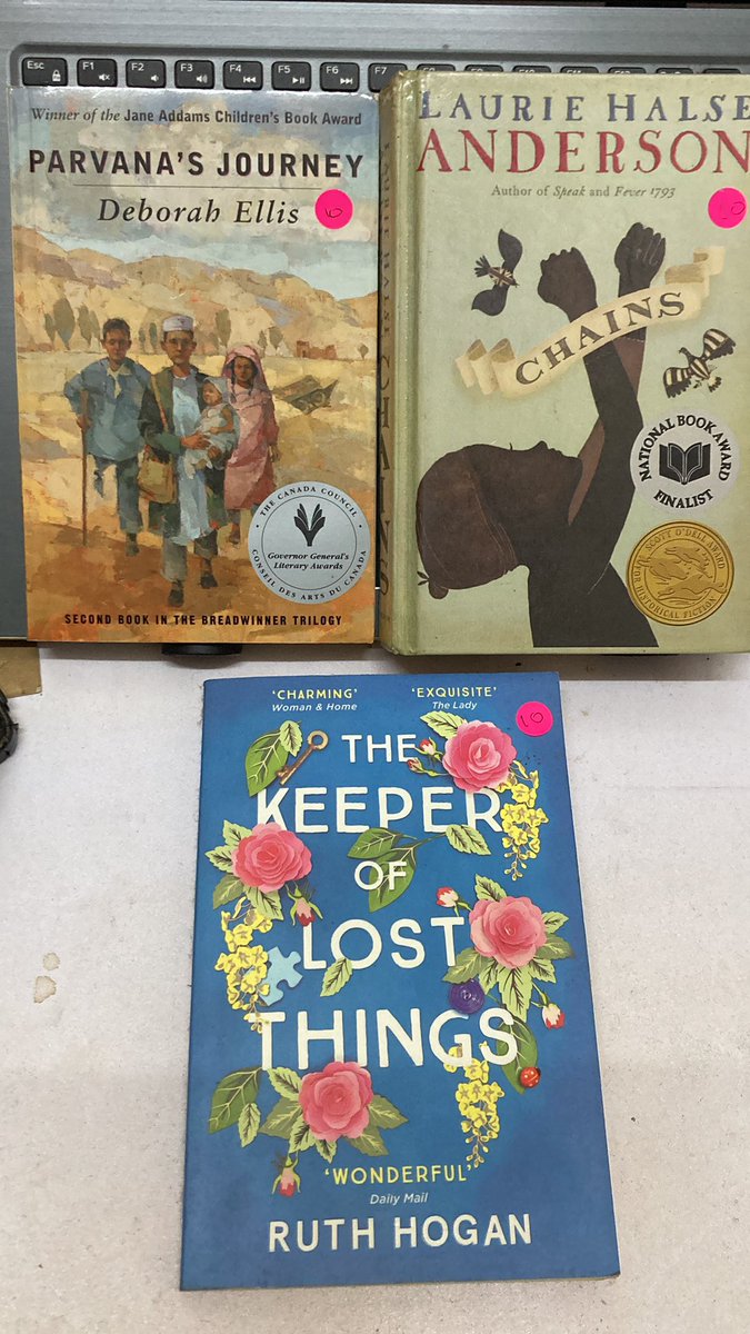 silvercoyote's tweet image. #prelovedbooks RM10 each price is without postage. Help RT. Needed the cash. Thank you all