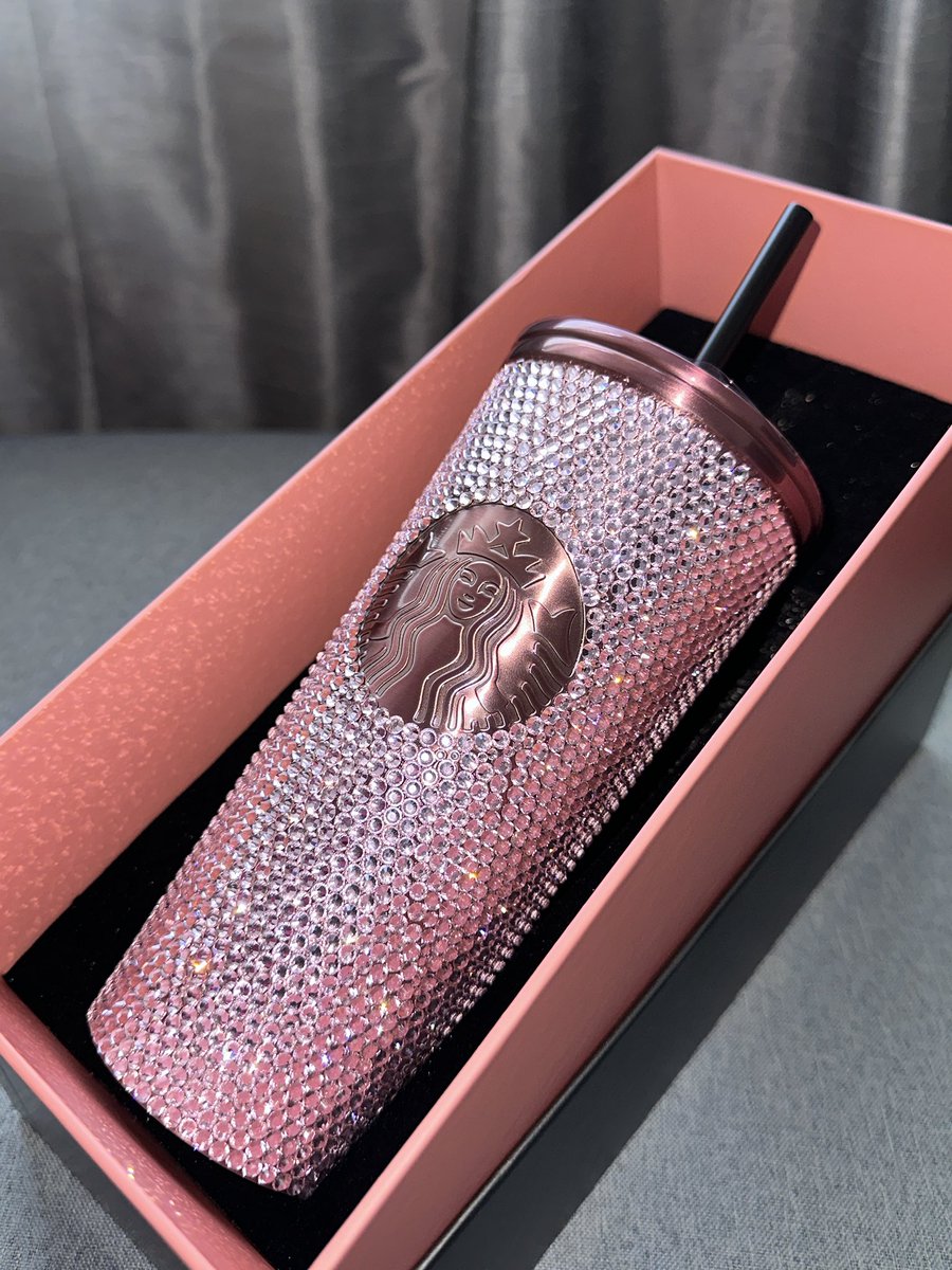 nabibudol's tweet photo. blackpink x starbucks! onhand wts lfb ph

🩷 lisa rhinestone tumbler 
🩷 jennie black ceramic siren mug 
🩷 pink doodle mug 
🩷 sb bp ph card (empty) P500 - available in black &amp; pink

🍊shopee checkout available! 
💬 negotiable, dm for prices and inquiries! https://t.co/huCTP5UQcY