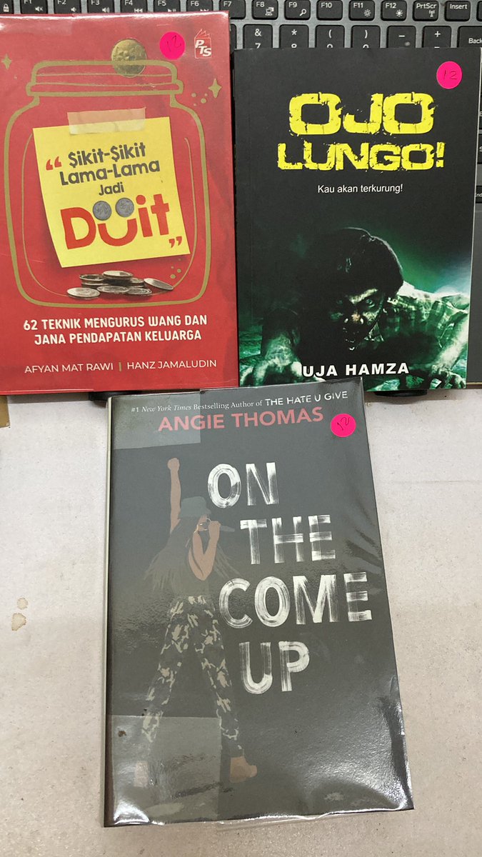 silvercoyote's tweet image. RM12 each. Price is without postage. Help me RT. Needed the cash. #prelovedbooks