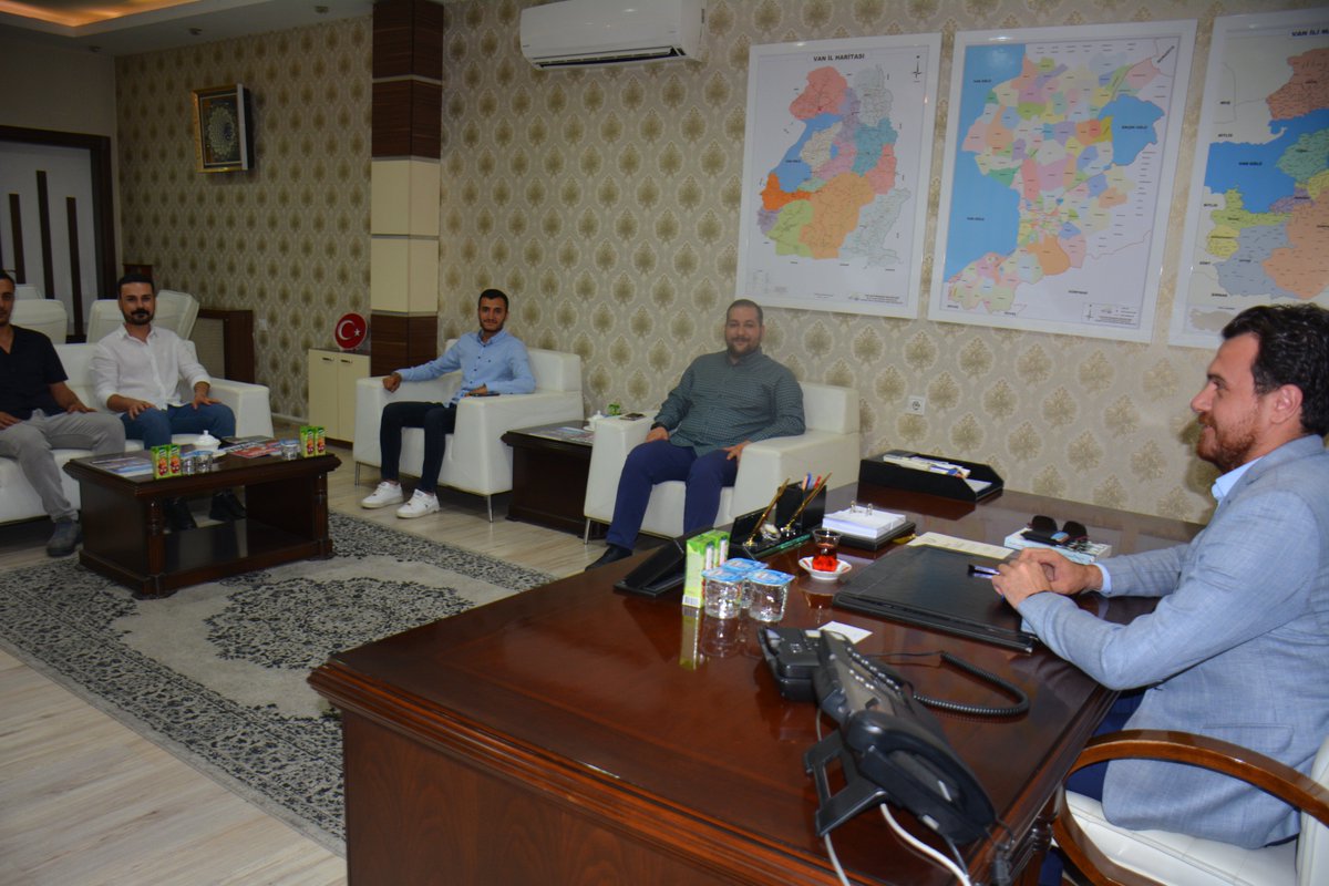 AK_PartiVan's tweet photo. İl Gençlik Kolları Başkanı @CalaganMuhammed, ilçe gençlik kolları başkanları ile beraber İl Başkanımız @emreguray65'ı makamında ziyaret ettiler.  @erkankandemir @eyupkadirinan 

#TürkiyeYüzyılı🇹🇷 https://t.co/i65PD3amD5