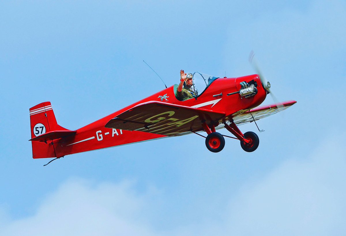 turbteam's tweet photo. Fantastic photo of Richard Vary in ‘VZ at the @StowAero “Propwash” event this weekend. Photo: Peter de Rousset-Hall. #tailwheeltuesday #airshow #airdisplay #avgeek #vintageflying #opencockpitflying #whyifly https://t.co/Vu3hFwKI4N