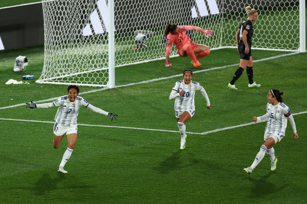 FIFAcom's tweet photo. First-ever #FIFAWWC goal ✅
First debutant team to score at the 2023 tournament ✅

A moment the @PilipinasWNFT fans will never forget! https://t.co/bXjh4LChNy