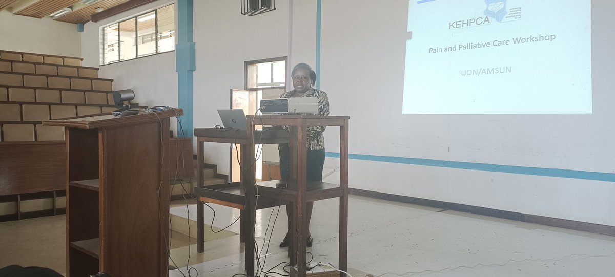 Improving knowledge on palliative care and pain management workshop for the newest doctors from @uonbi. @ProfCheserem emphasizes on the need to initiate #PalliativeCare From diagnosis with a multidisciplinary approach @KEHPCA  @amsunuonbi @TreatThePain @acsglobal @davidmusyoki