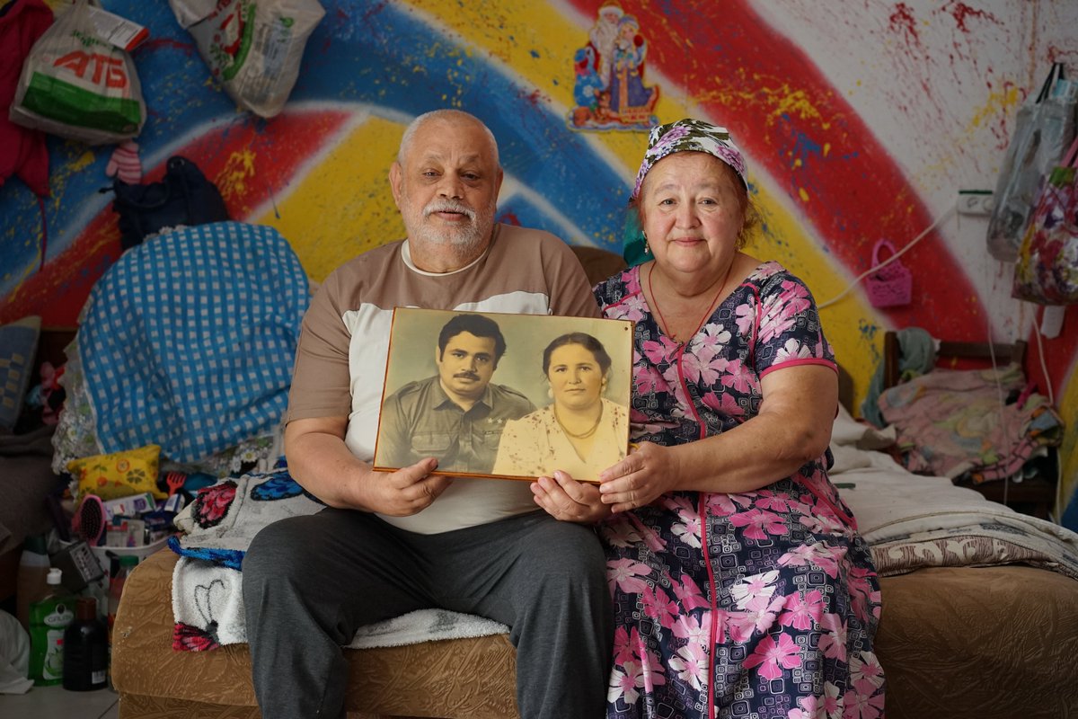 Before Russia invaded Ukraine in 2022, Nistor and Olena lived in a big house with garden in Sloviansk.

Today, the couple is taking care of their 4 great-nephews, and they live in a tiny room. The EU and <a href="/Intersos/">INTERSOS</a> supported them with mattresses for their temporary home.
