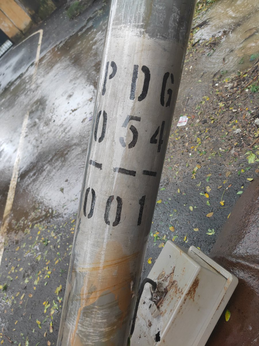bhattkps's tweet photo. @Adani_Elec_Mum Gentle reminder of yesterday's tweet ... the pole isnot yet being repaired https://t.co/V9M3zuthap