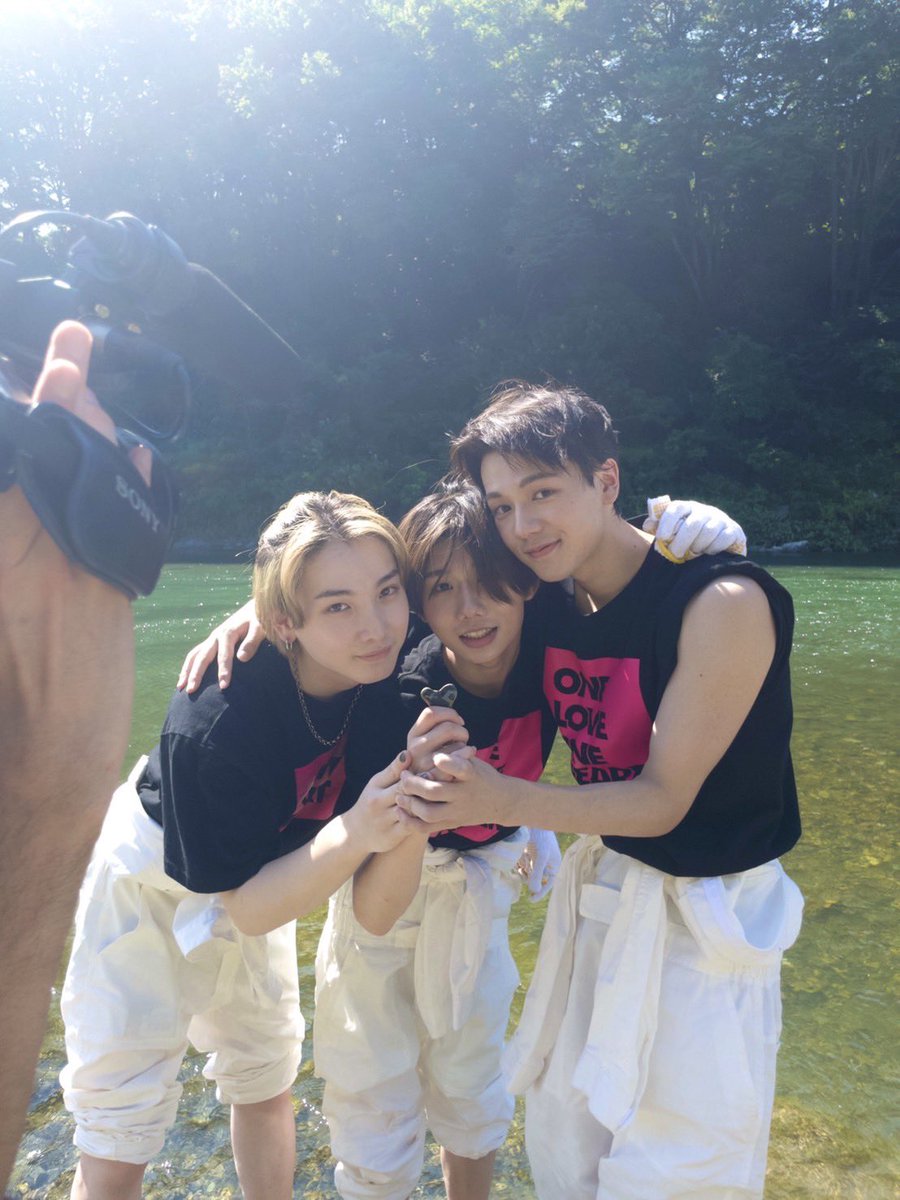 LOVEONE_staff's tweet photo. 撮影中……🎥
#なんの撮影だと思う？
#夏の思い出
#青春
#拡散よろ
#ONELOVEONEHEART
#相原一心
#洸瑛
#笹原遼雅
#久昌歩夢
#男子メンバー
#LOVE
#ワンラブワンショット
#えびせん
#えびおき https://t.co/xX63hq3I2m